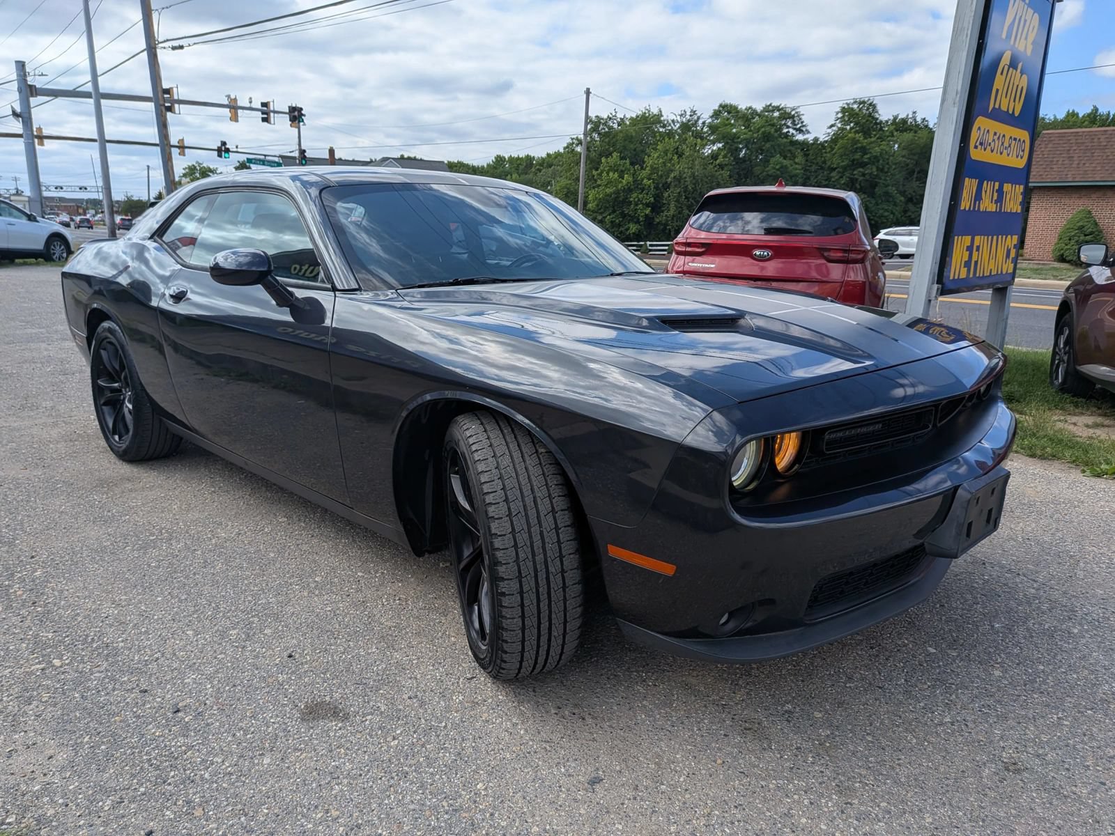 Used 2017 Dodge Challenger SXT w/ Blacktop Package RWD image 8