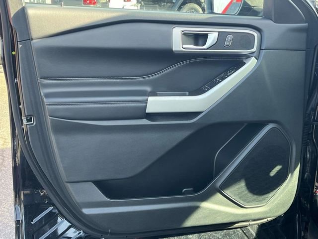 Used 2022 Ford Explorer XLT image 14