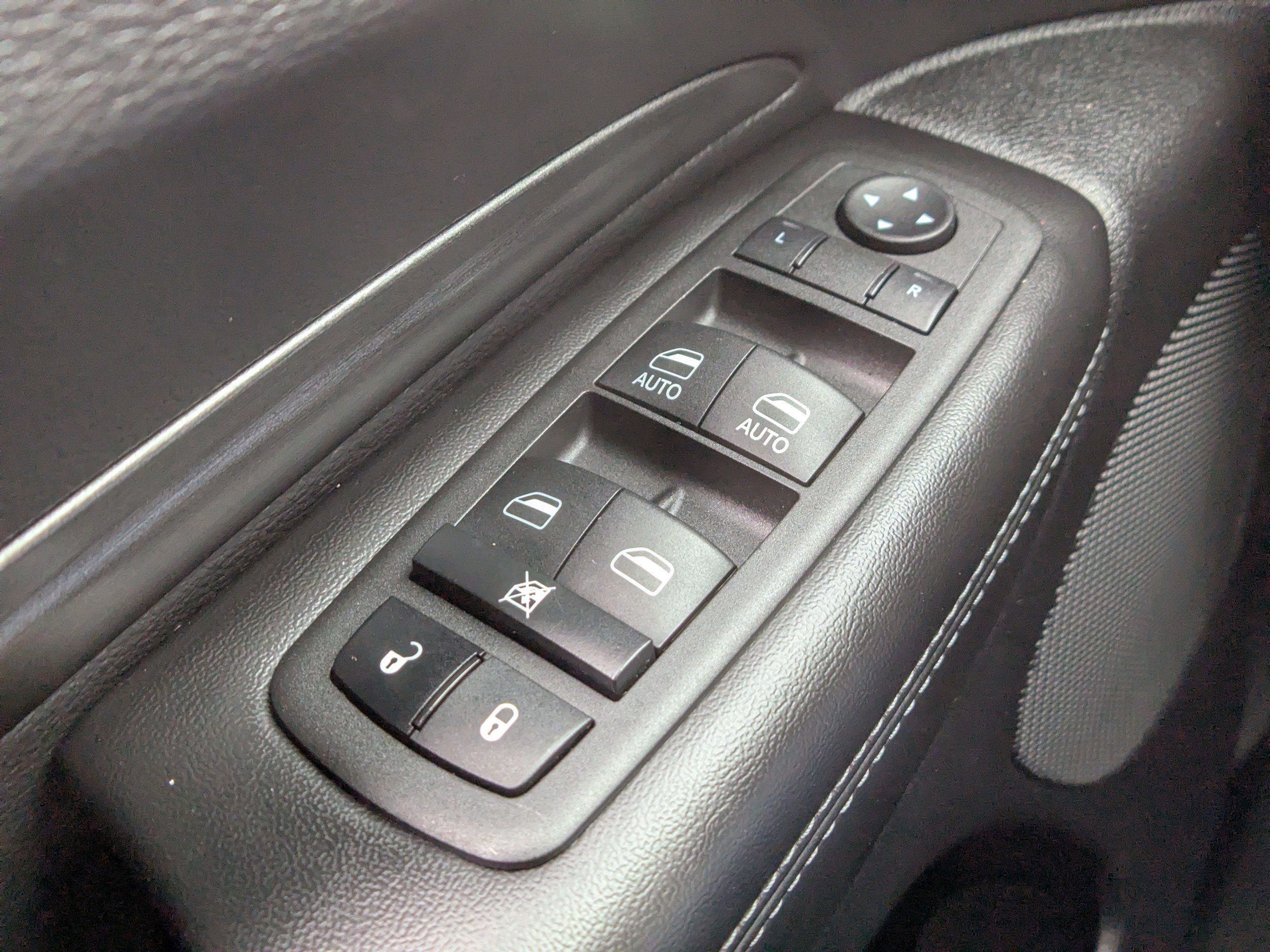 Used 2022 Dodge Durango SXT AWD/4WD image 27