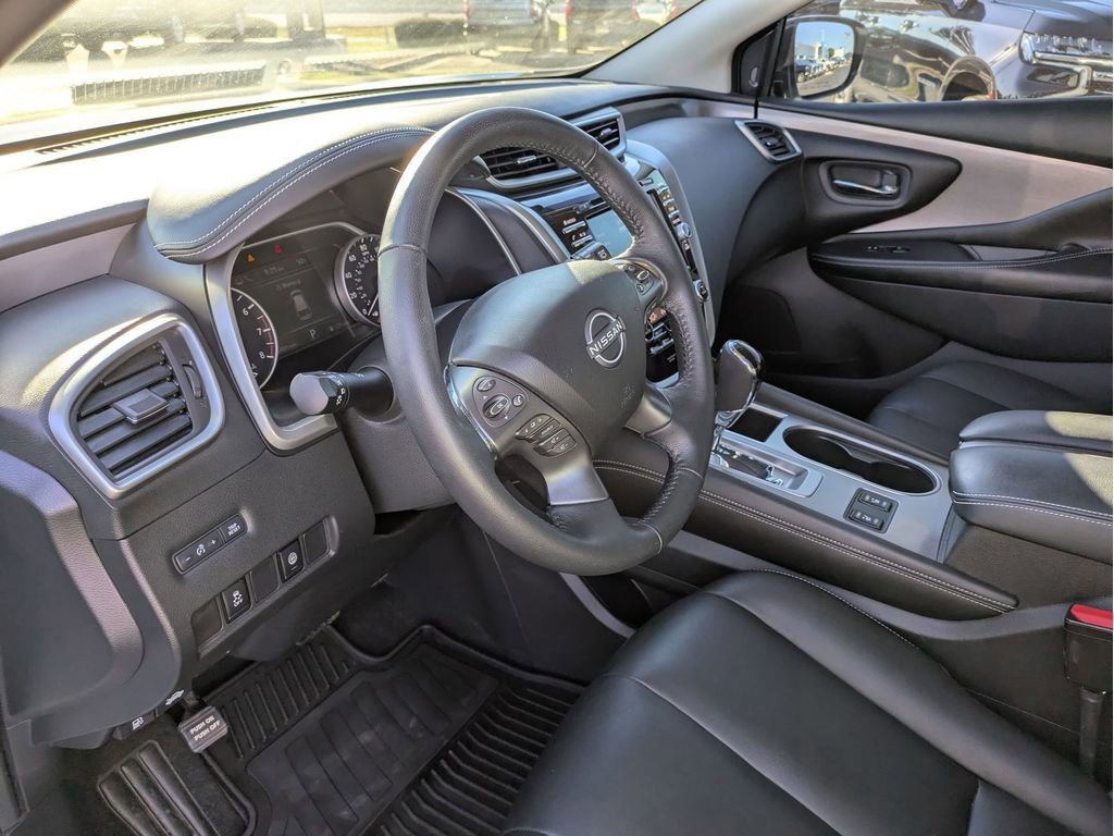 Used 2024 Nissan Murano SV w/ SV Midnight Edition Package image 9