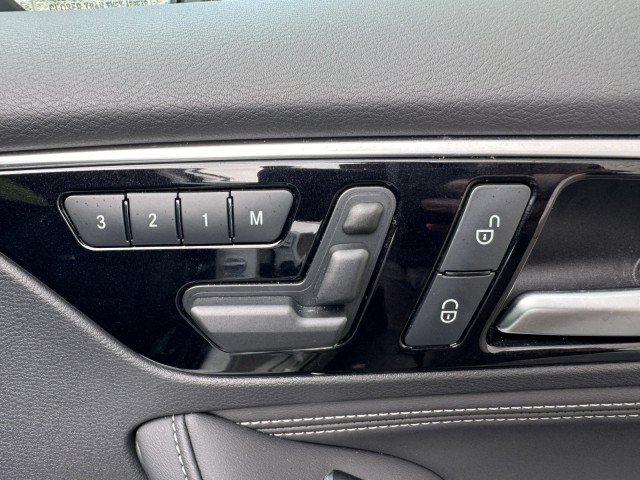 Used 2018 INFINITI QX30 Premium w/ Navigation Package FWD image 40