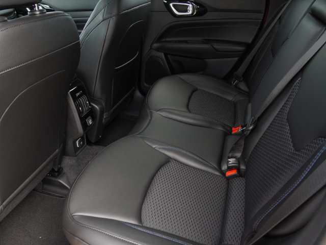 New 2026 Jeep Compass Latitude AWD/4WD image 15