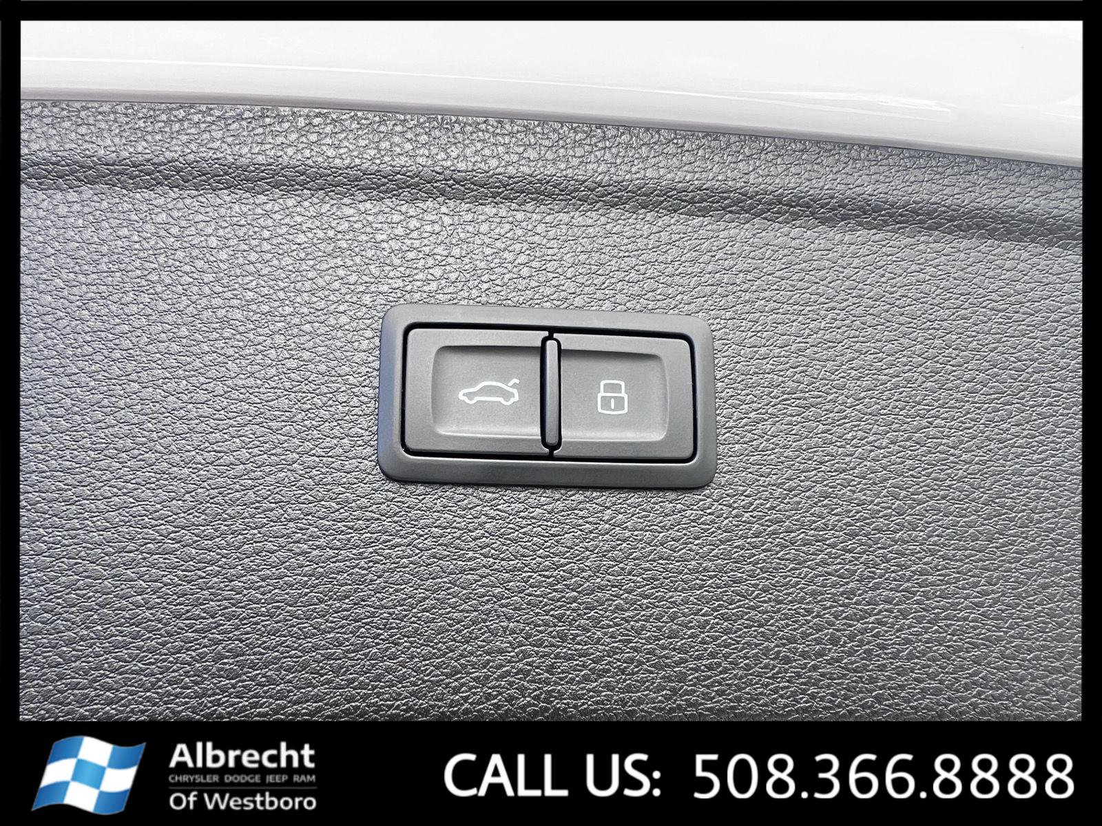 Used 2025 Audi Q5 2.0T Premium image 16