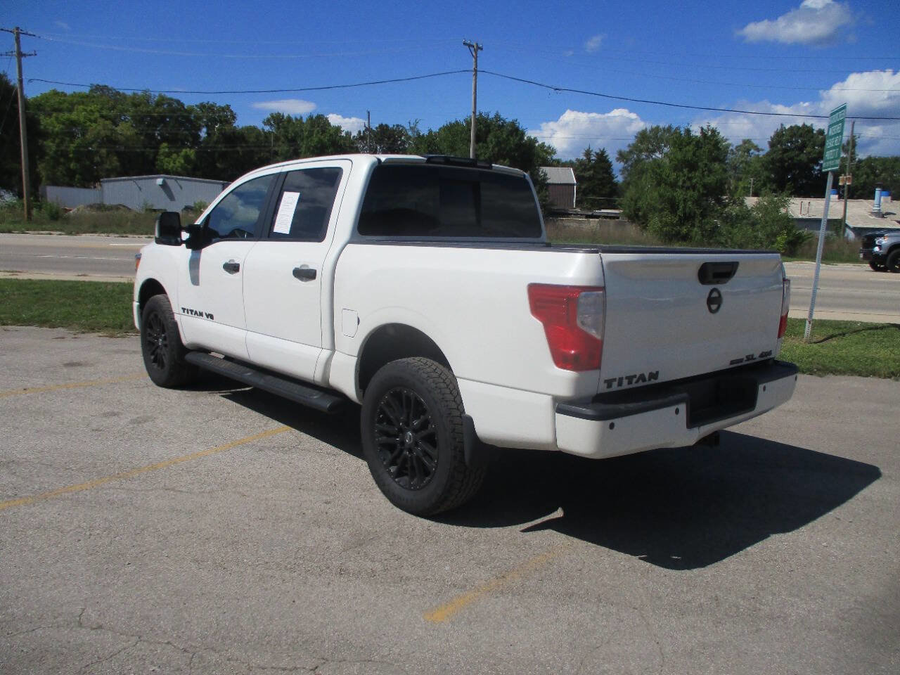 Used 2018 Nissan Titan SL image 6