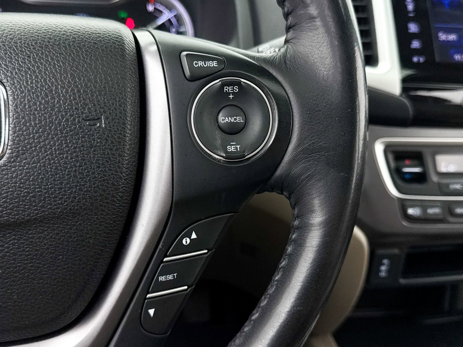 Used 2017 Honda Pilot EX-L image 33