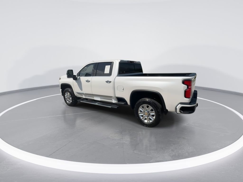 Used 2024 Chevrolet Silverado 2500 High Country w/ Technology Package AWD/4WD image 6