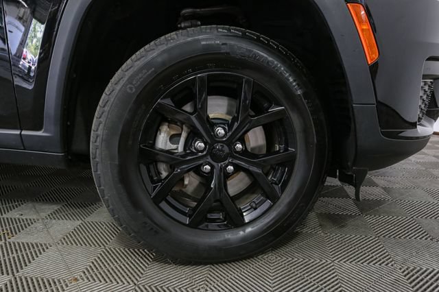 Used 2023 Jeep Grand Cherokee L Laredo AWD/4WD image 14