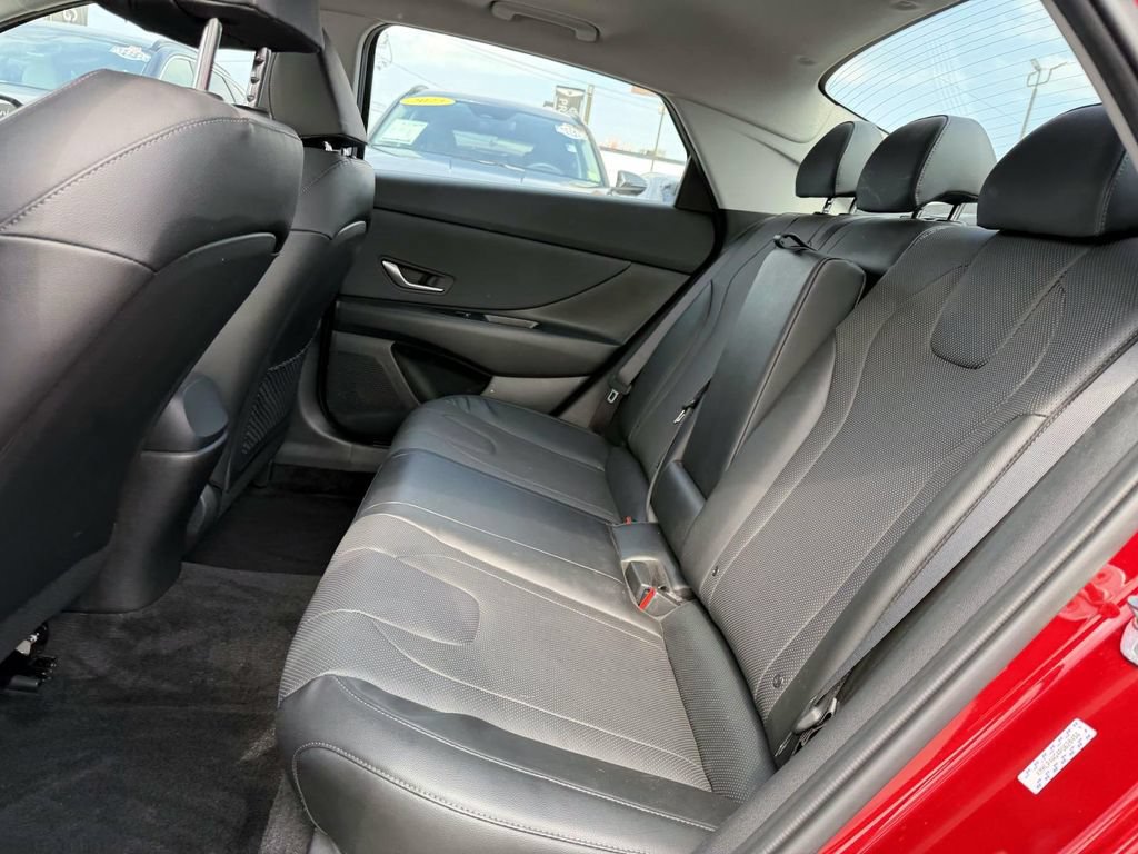 Used 2023 Hyundai Elantra Limited FWD image 16