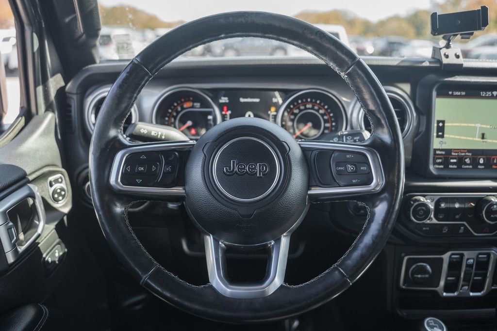 Used 2020 Jeep Wrangler Unlimited Sahara image 30