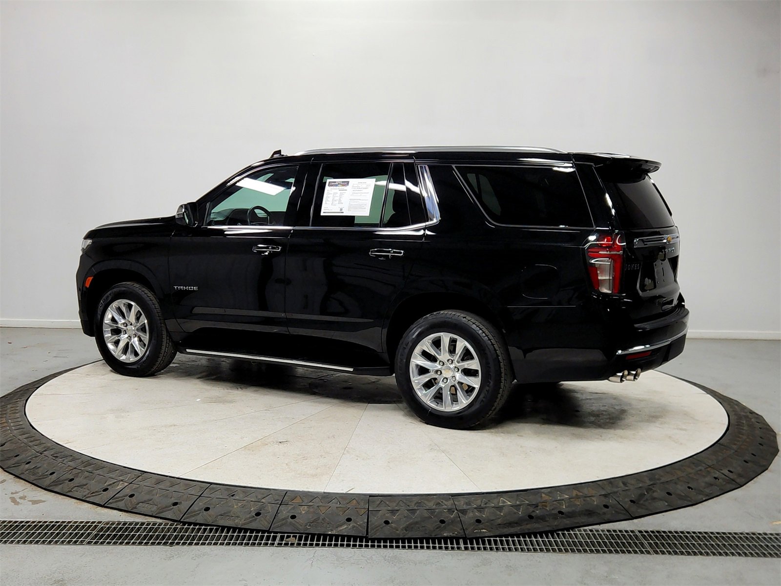 Used 2024 Chevrolet Tahoe Premier image 5