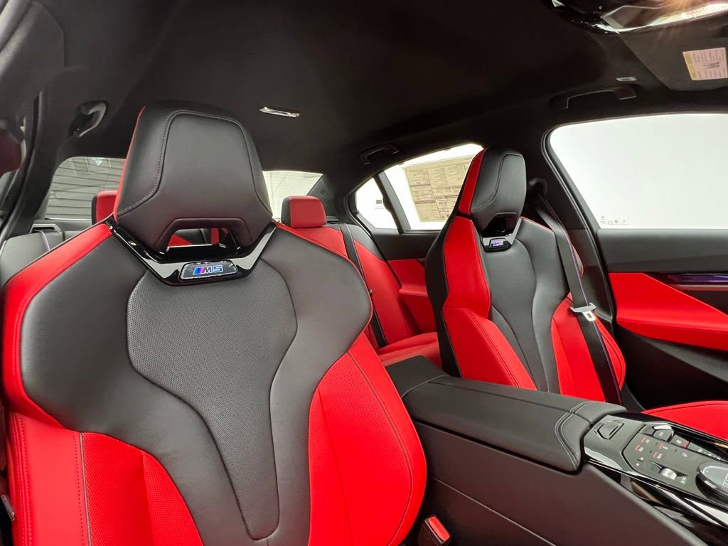 New 2026 BMW M5 w/ Carbon Package image 7