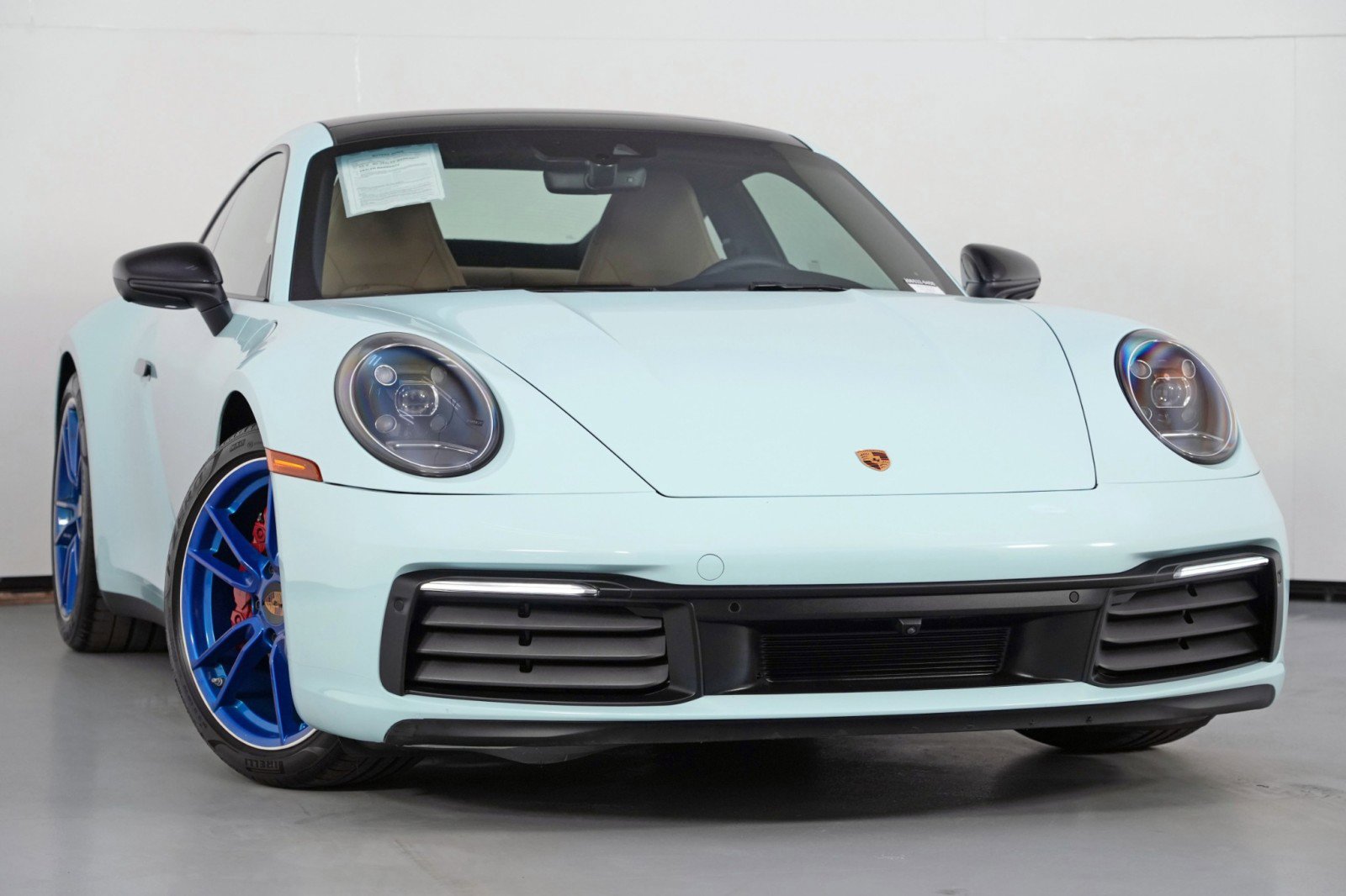 Used 2024 Porsche 911 Carrera image 4