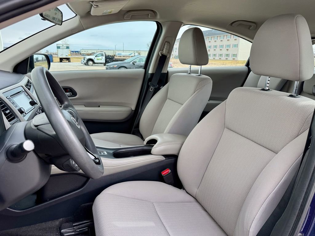 Used 2016 Honda HR-V LX image 11