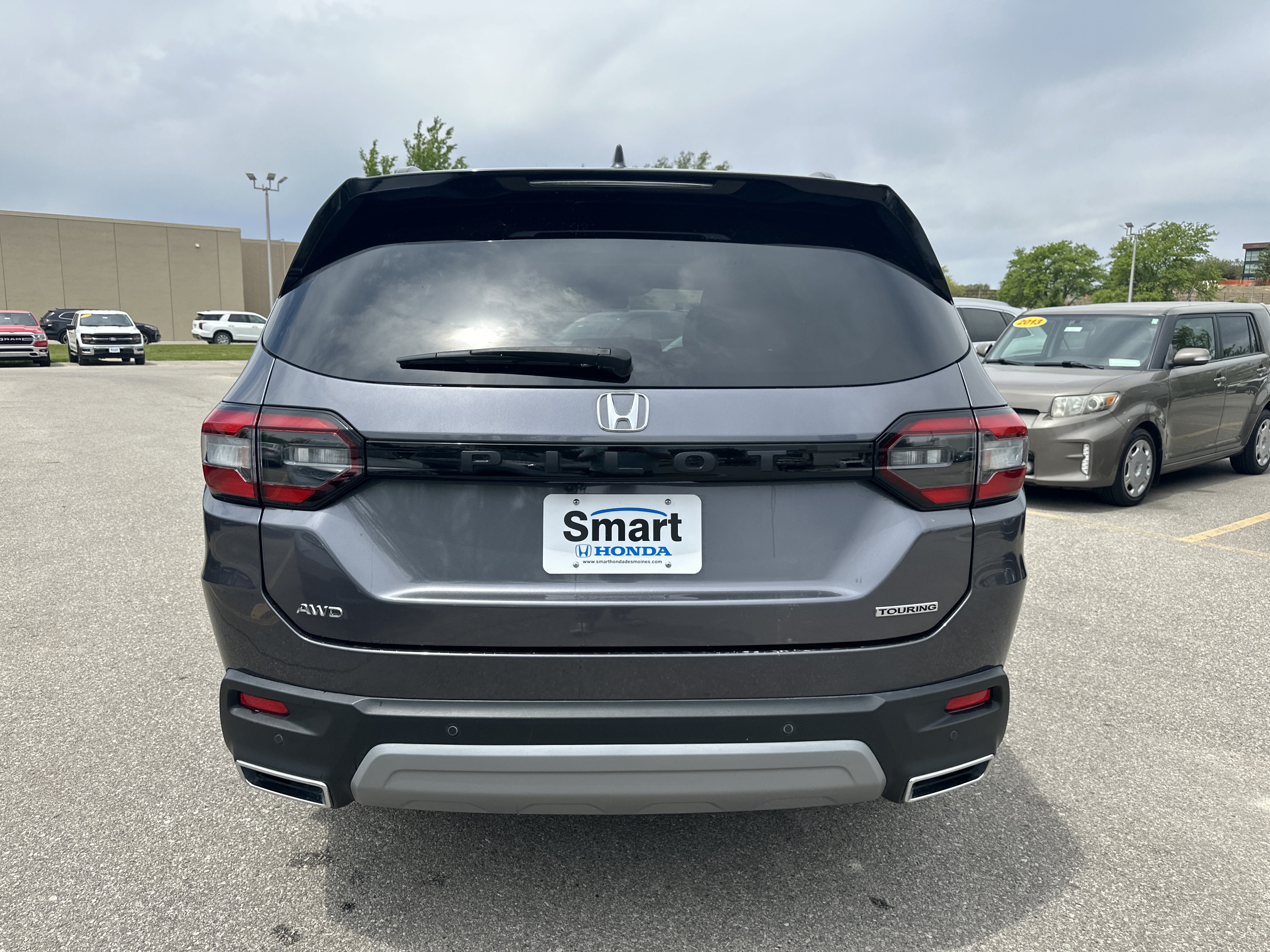 Used 2023 Honda Pilot Touring image 9