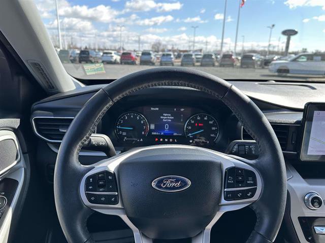 Used 2023 Ford Explorer XLT w/ Equipment Group 202A AWD/4WD image 19