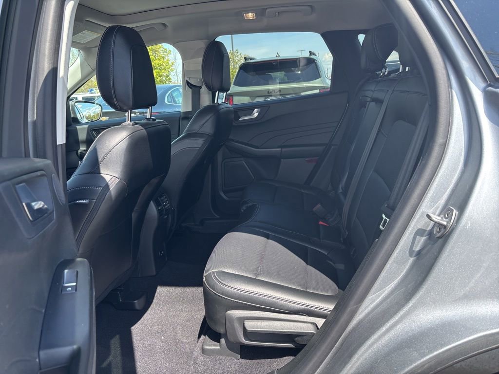 Used 2022 Ford Escape SEL w/ Technology Package FWD image 13