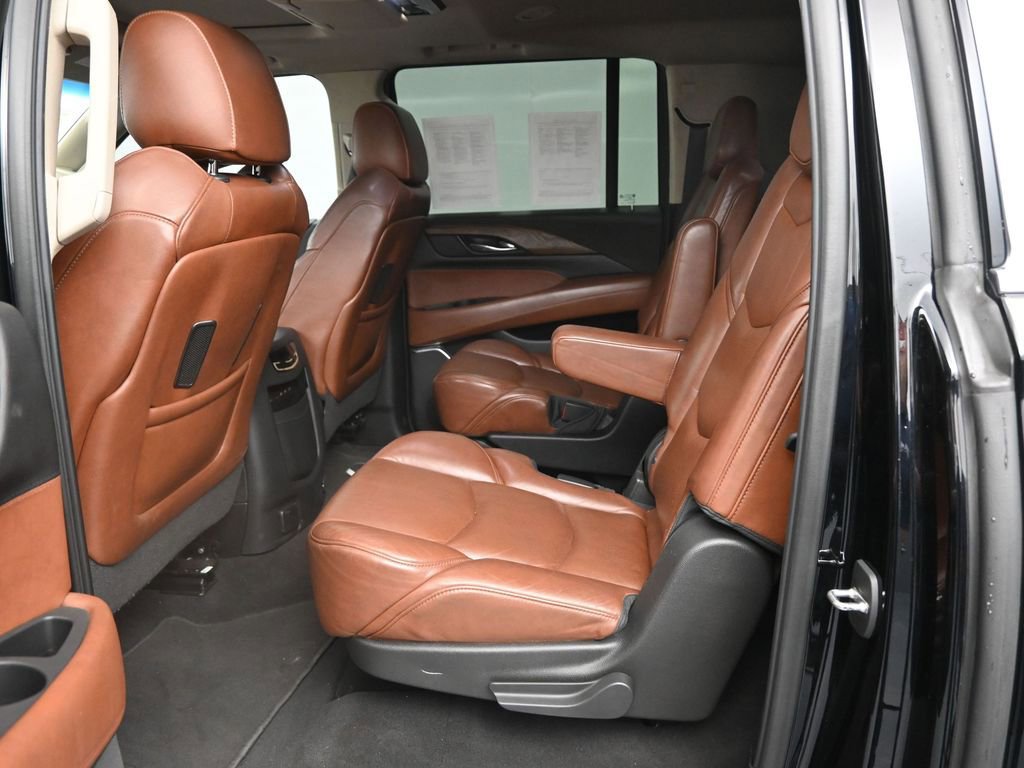 Used 2019 Cadillac Escalade ESV Premium Luxury image 11