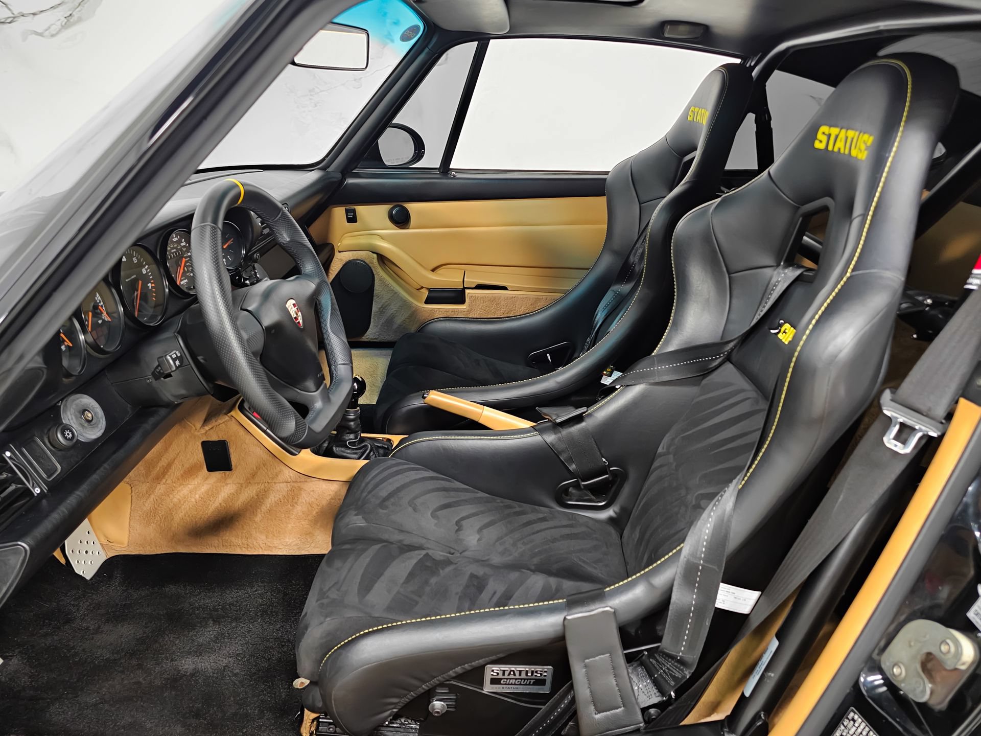 Used 1995 Porsche 911 Carrera RWD image 34