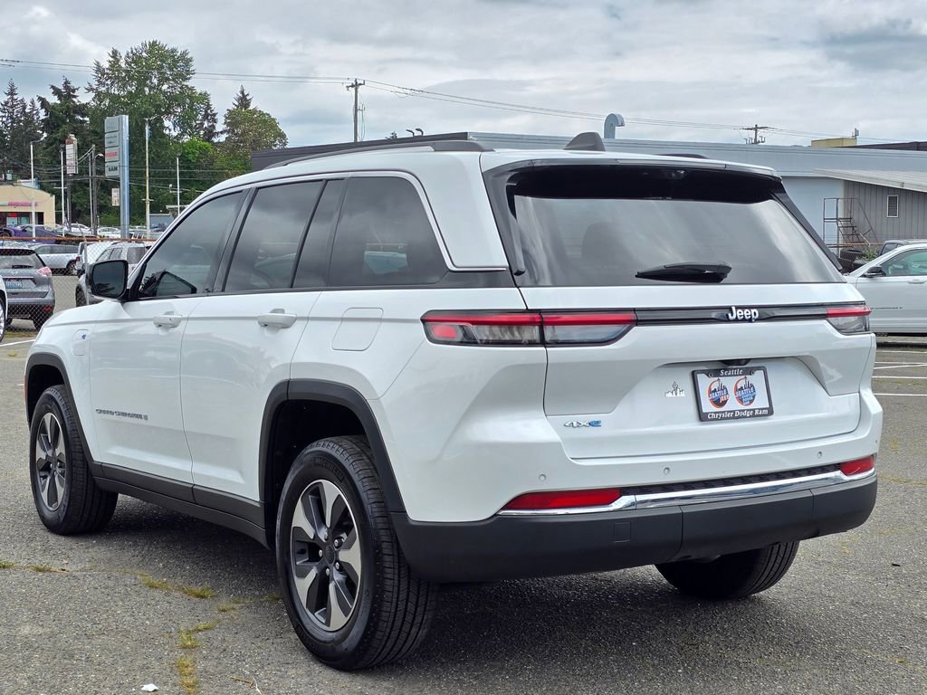 Used 2022 Jeep Grand Cherokee Limited 4xe w/ Luxury Tech Group II AWD/4WD image 6