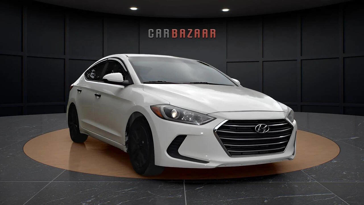 Used 2017 Hyundai Elantra SE image 11