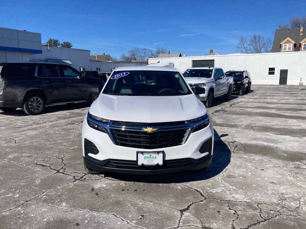 Used 2023 Chevrolet Equinox LS w/ LS Convenience Package image 2