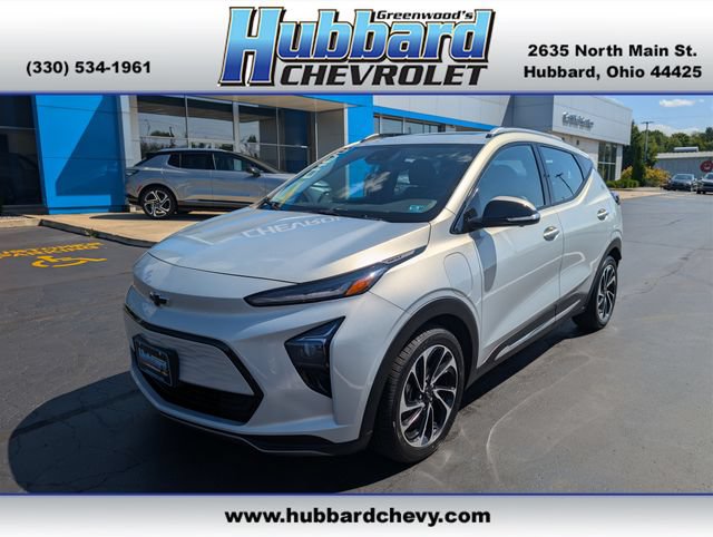 Used 2023 Chevrolet Bolt EUV Premier w/ Sun & Sound Package FWD image 1