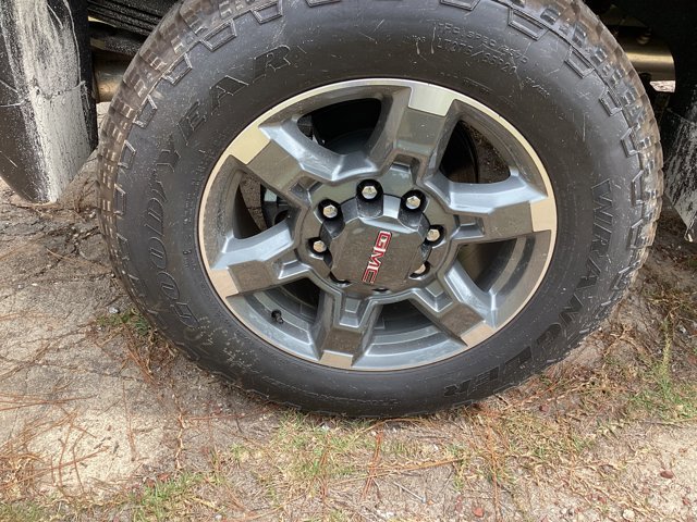 New 2025 GMC Sierra 2500 SLT w/ SLT Premium Package image 11