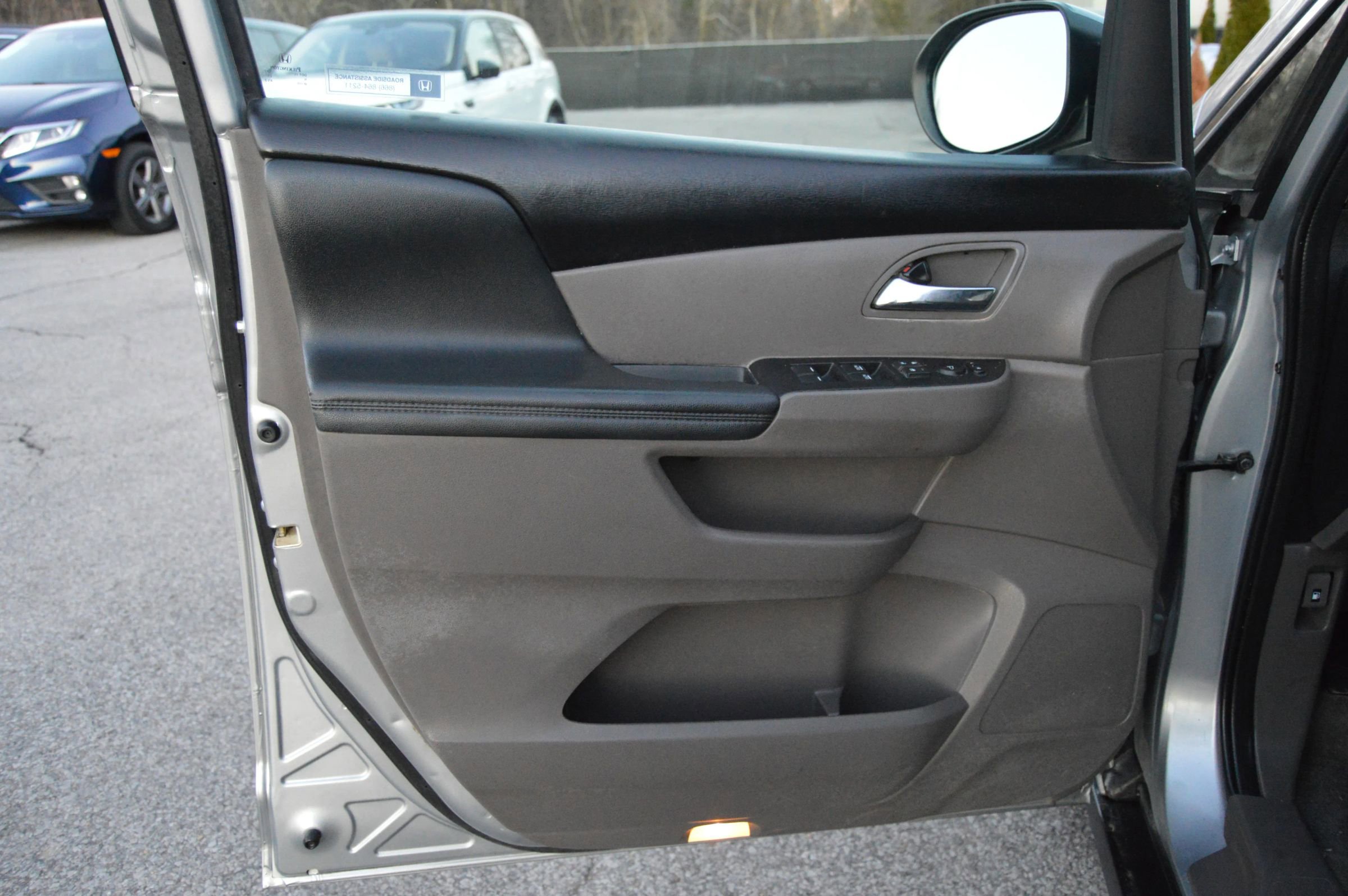 Used 2017 Honda Odyssey SE image 16