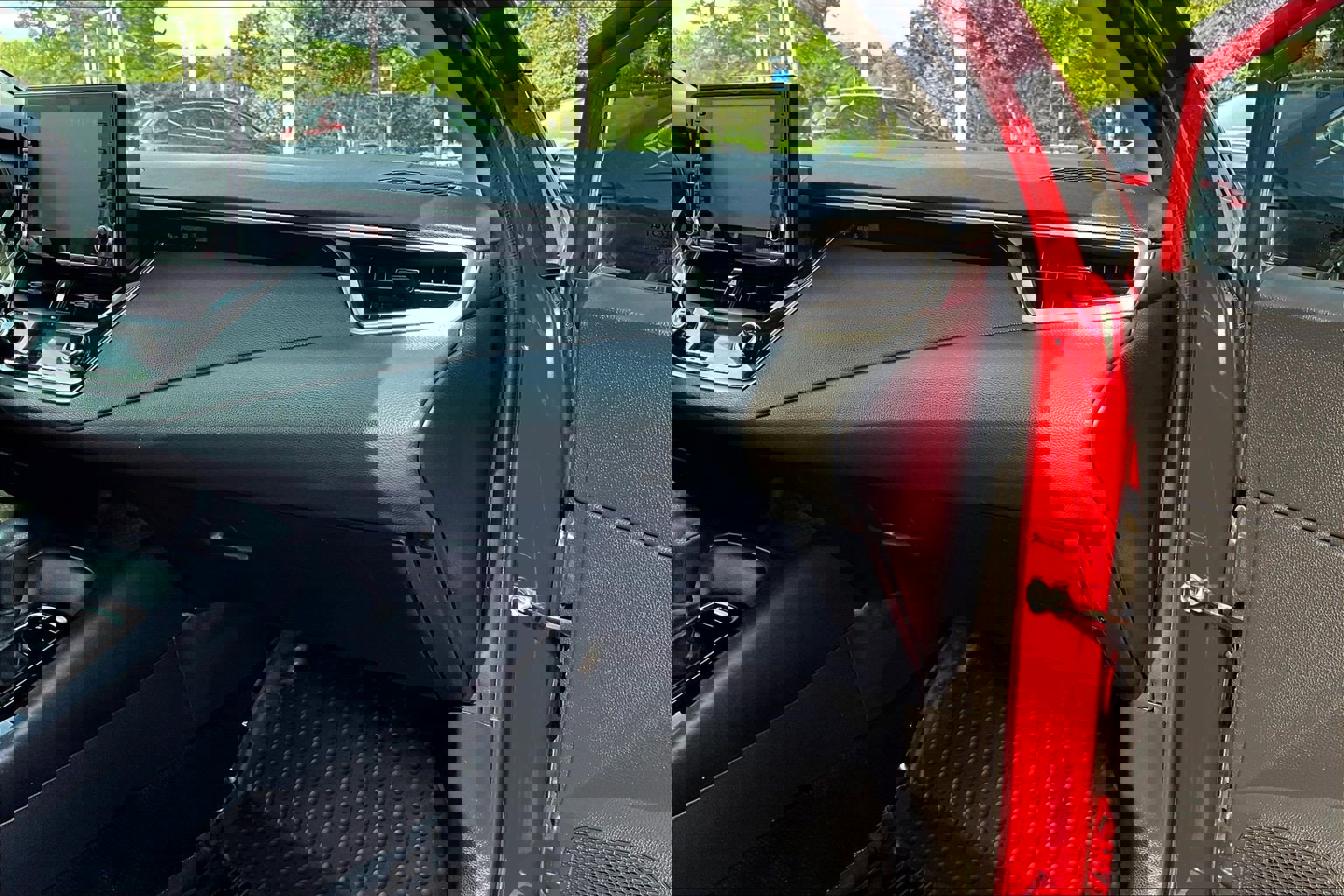 Used 2022 Toyota Corolla LE FWD image 16