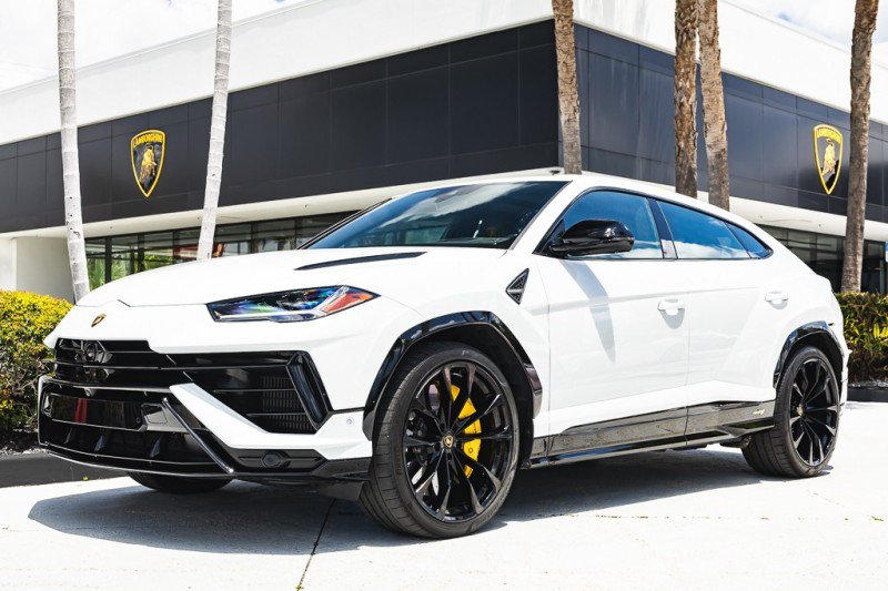 Used 2024 Lamborghini Urus S AWD/4WD image 2