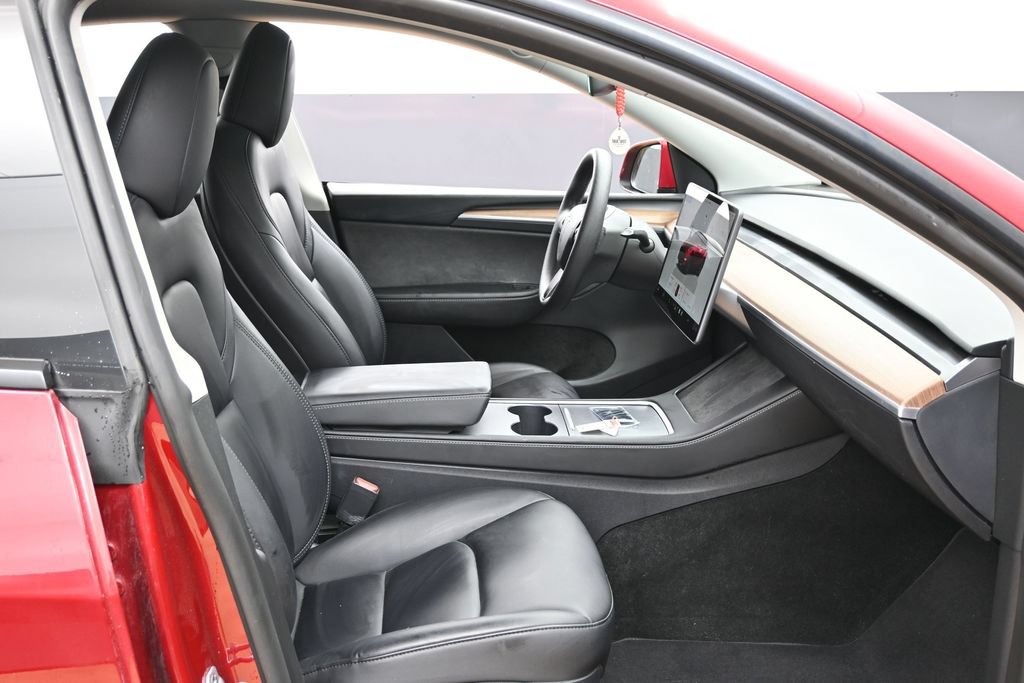 Used 2024 Tesla Model Y Long Range RWD image 37