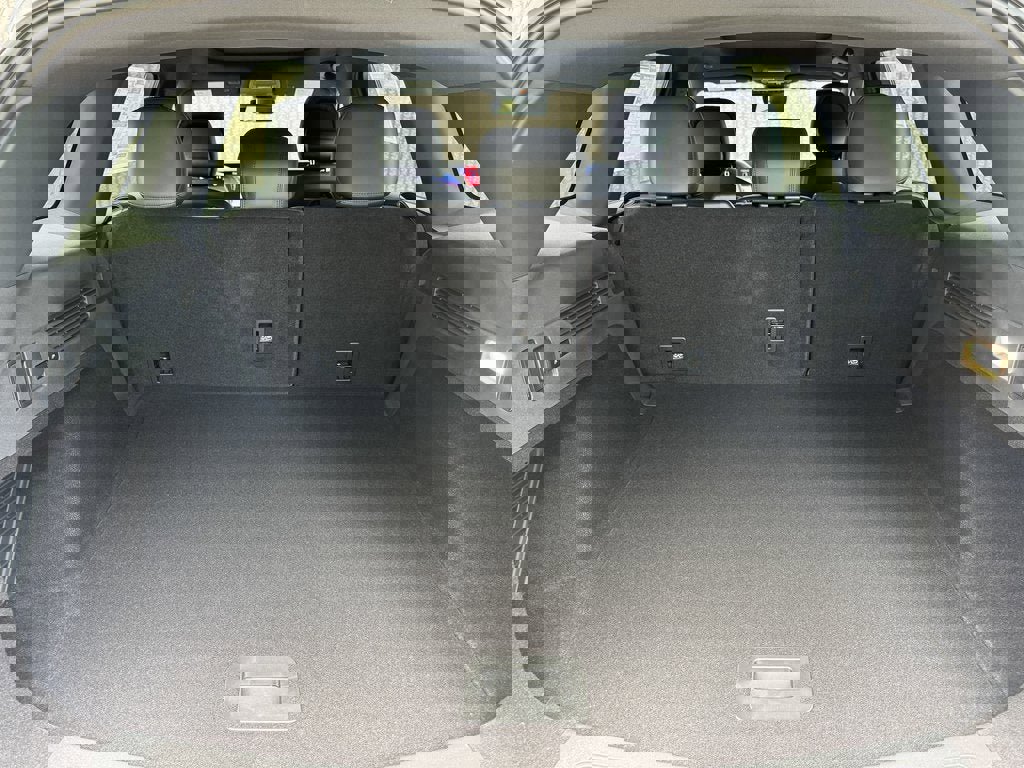 New 2025 Lincoln Nautilus Premier w/ Equipment Group 102A image 19