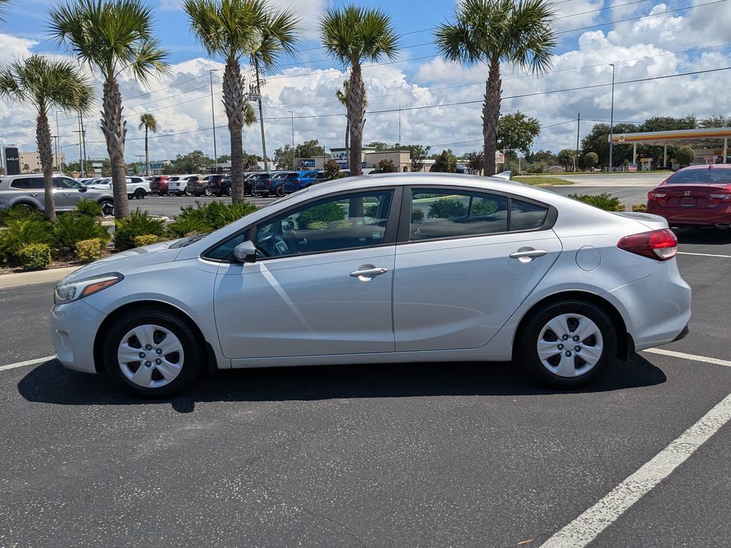 Used 2017 Kia Forte LX FWD image 6