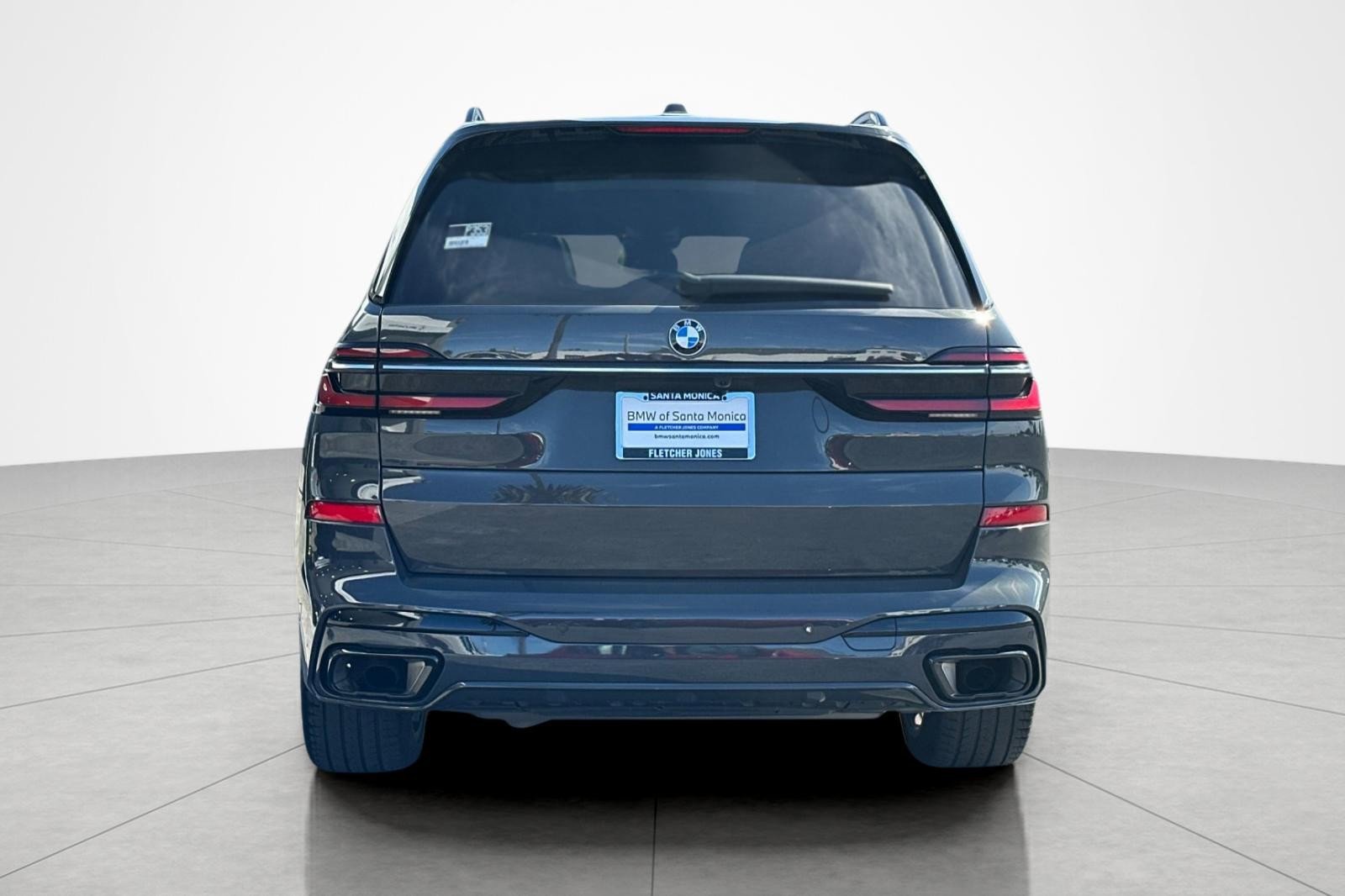 Used 2023 BMW X7 xDrive40i w/ Executive Package AWD/4WD image 4