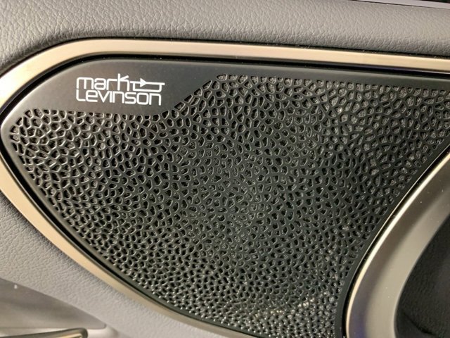 Used 2025 Lexus ES 300h w/ Accessory Package (Z2) image 18