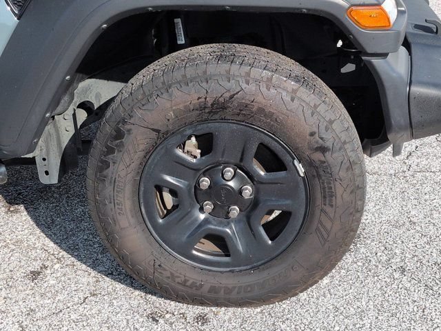 Used 2025 Jeep Wrangler Sport AWD/4WD image 10