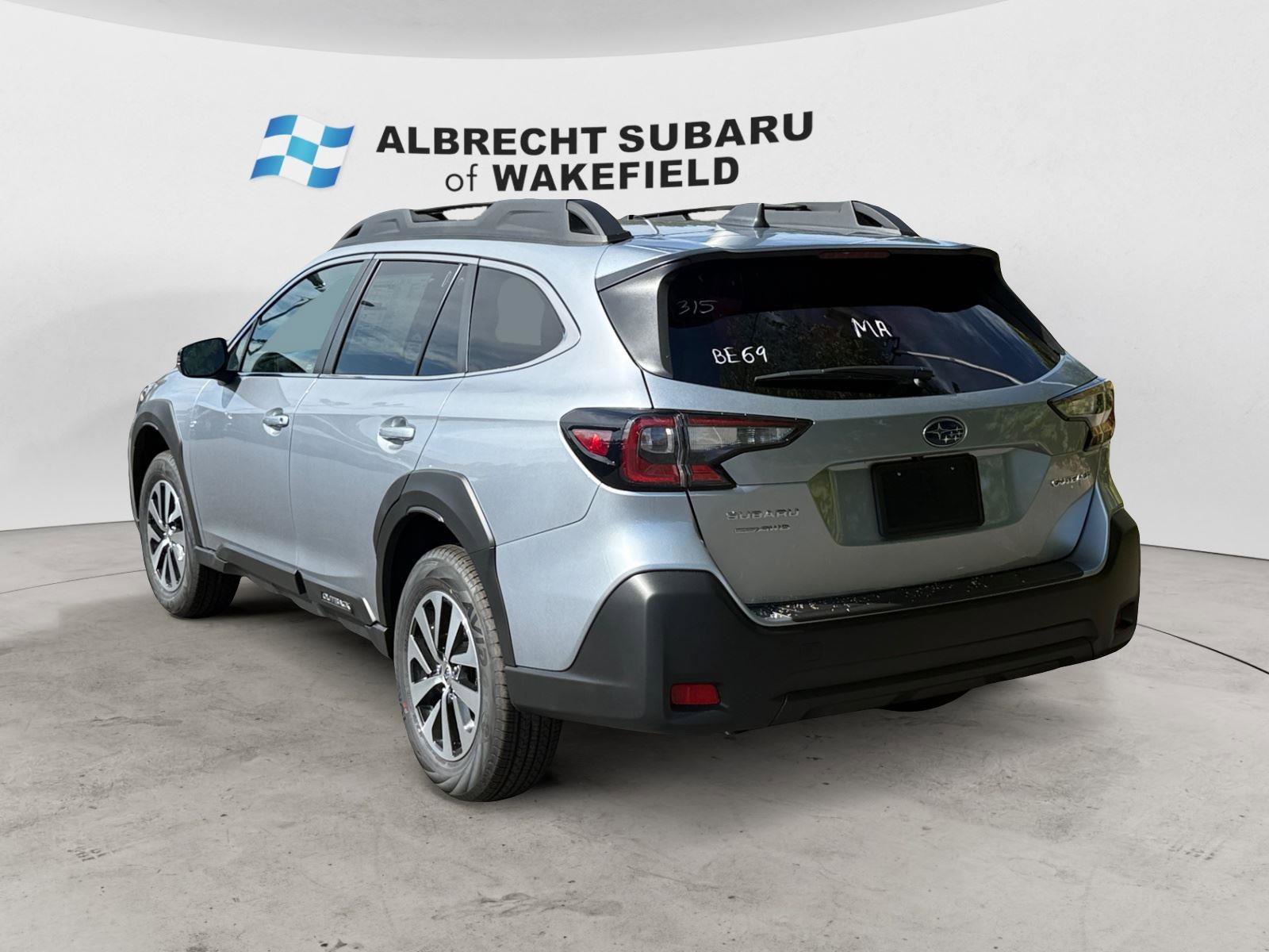 New 2025 Subaru Outback Premium image 3