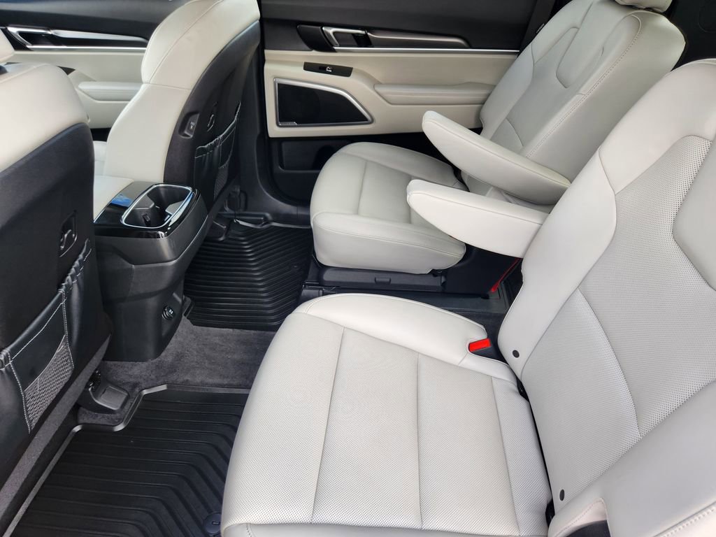 Used 2025 Kia Telluride S image 29