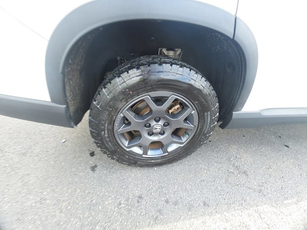 Certified 2023 Honda Pilot TrailSport image 11