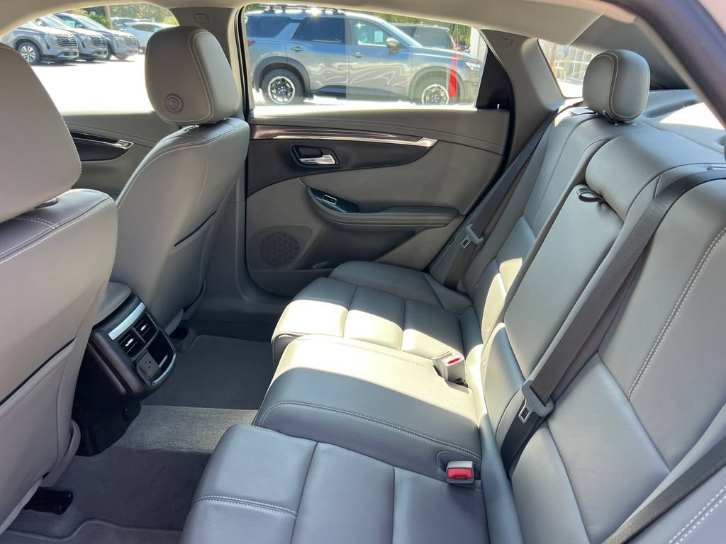 Used 2018 Chevrolet Impala LT w/ LT Leather Package FWD image 16