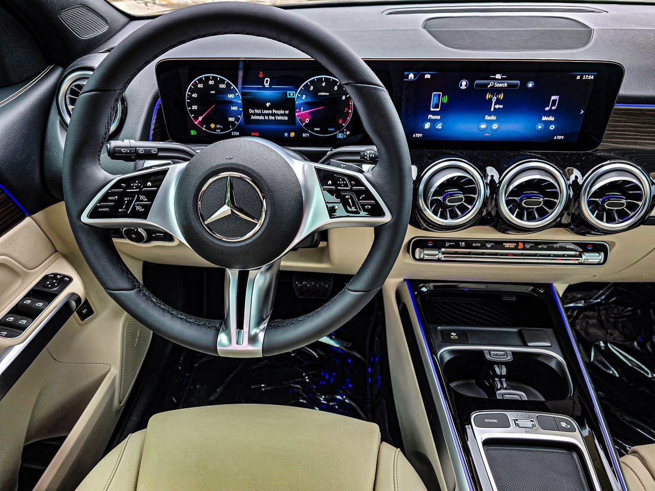 New 2026 Mercedes-Benz GLB 250 4MATIC image 32