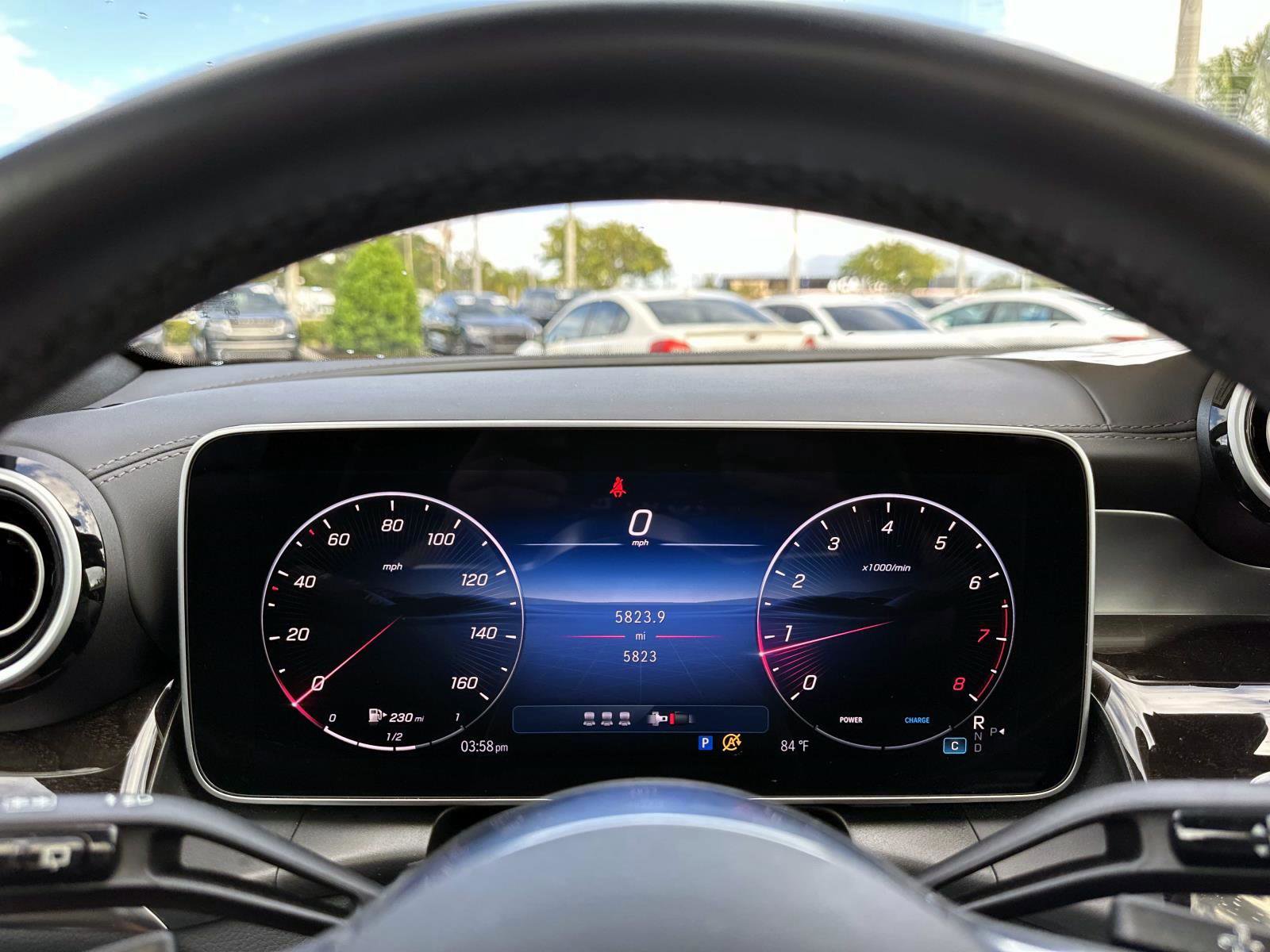 Used 2025 Mercedes-Benz GLC 300 image 29