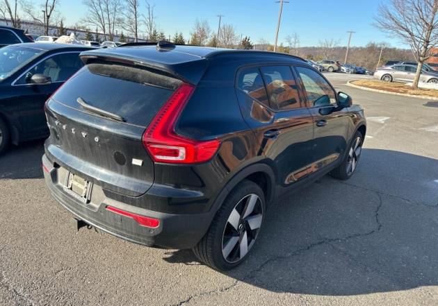 Used 2023 Volvo XC40 Recharge Ultimate image 4