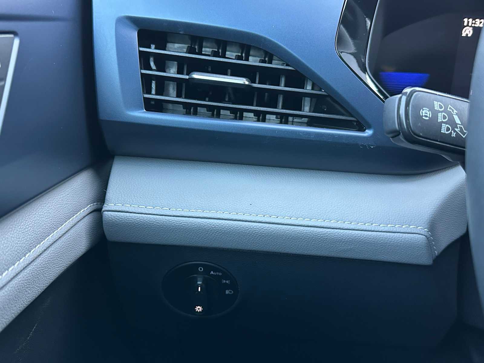 Used 2024 Volkswagen Taos SE image 30