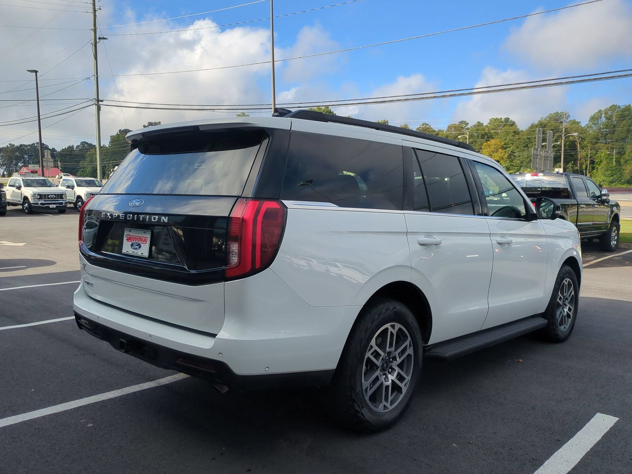 Certified 2025 Ford Expedition Active AWD/4WD image 5