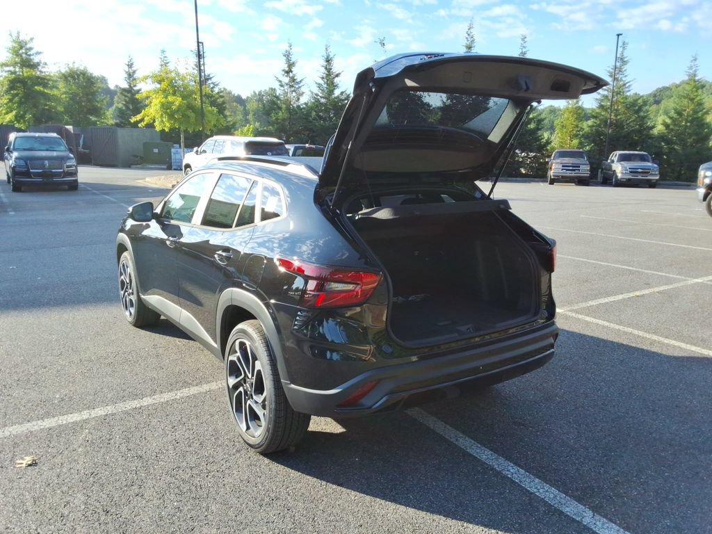 New 2026 Chevrolet Trax RS w/ Sunroof Package FWD image 13