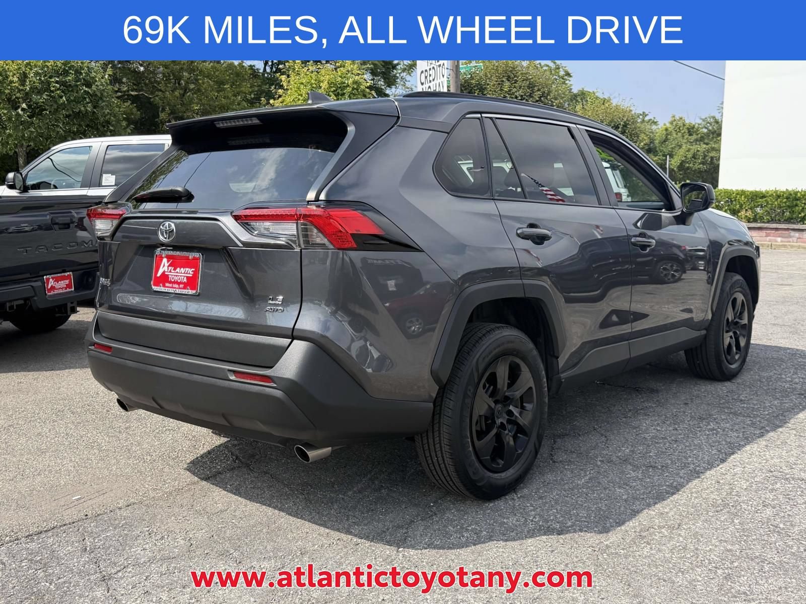 Used 2020 Toyota RAV4 LE w/ Carpet Mat Package AWD/4WD image 8