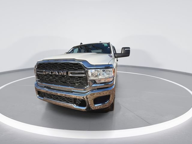 Used 2024 RAM 2500 Tradesman w/ Chrome Appearance Group AWD/4WD image 3