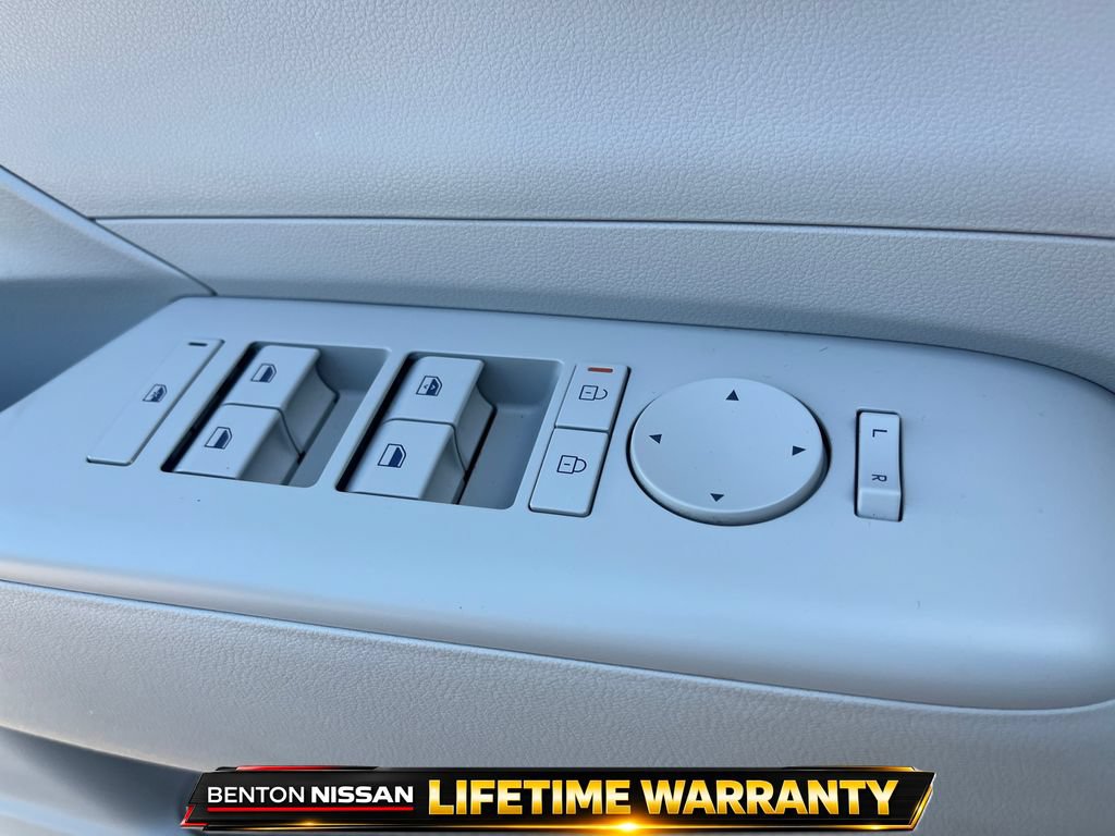 Used 2024 Hyundai Kona SEL FWD image 12