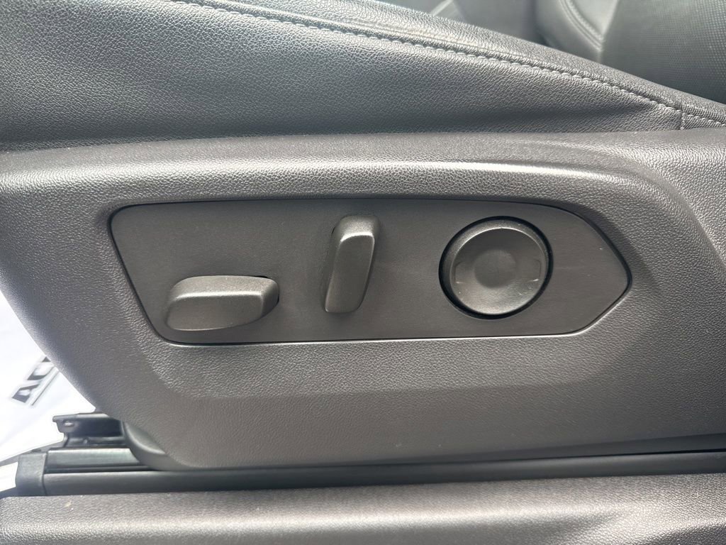 Used 2023 Chevrolet Silverado 1500 LTZ image 28